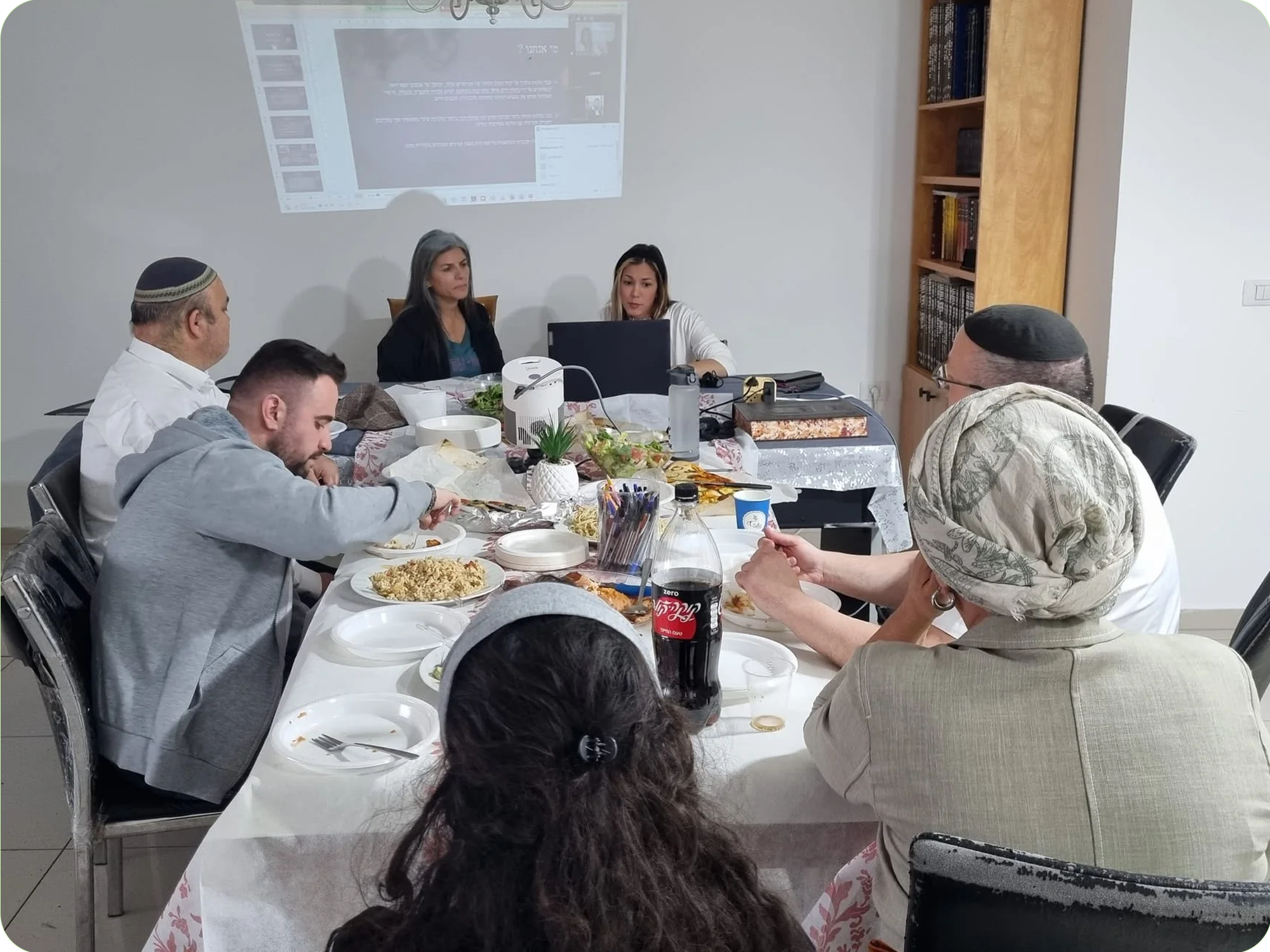 ענני-מלכות-צוות